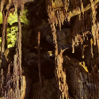 Искусственные пещеры гроты